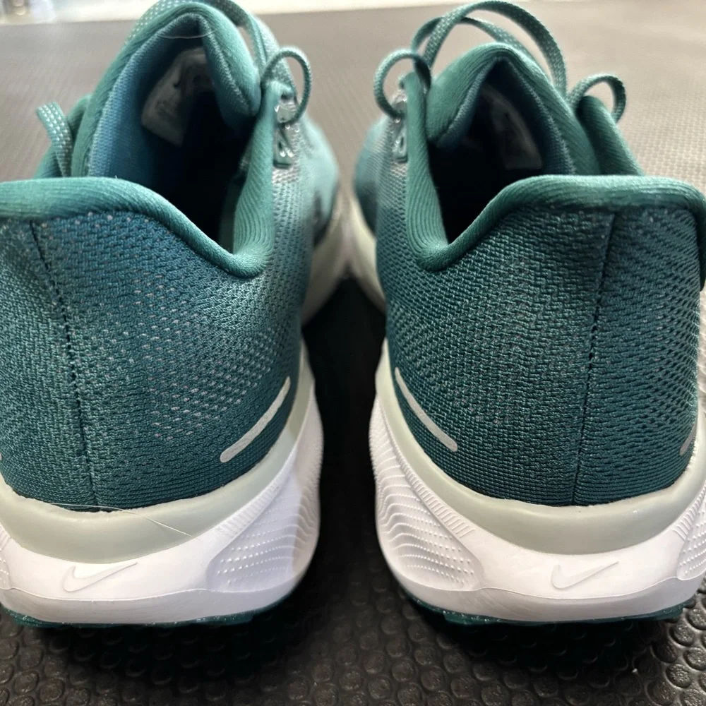 Nike Green Philadelphia Eagles Mesh Sneakers with White Swoosh - Picture 6 of 9